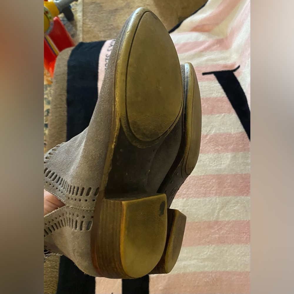 Lucky Brand Bustina gray ankle boots 6.5 - Picture 9 of 13